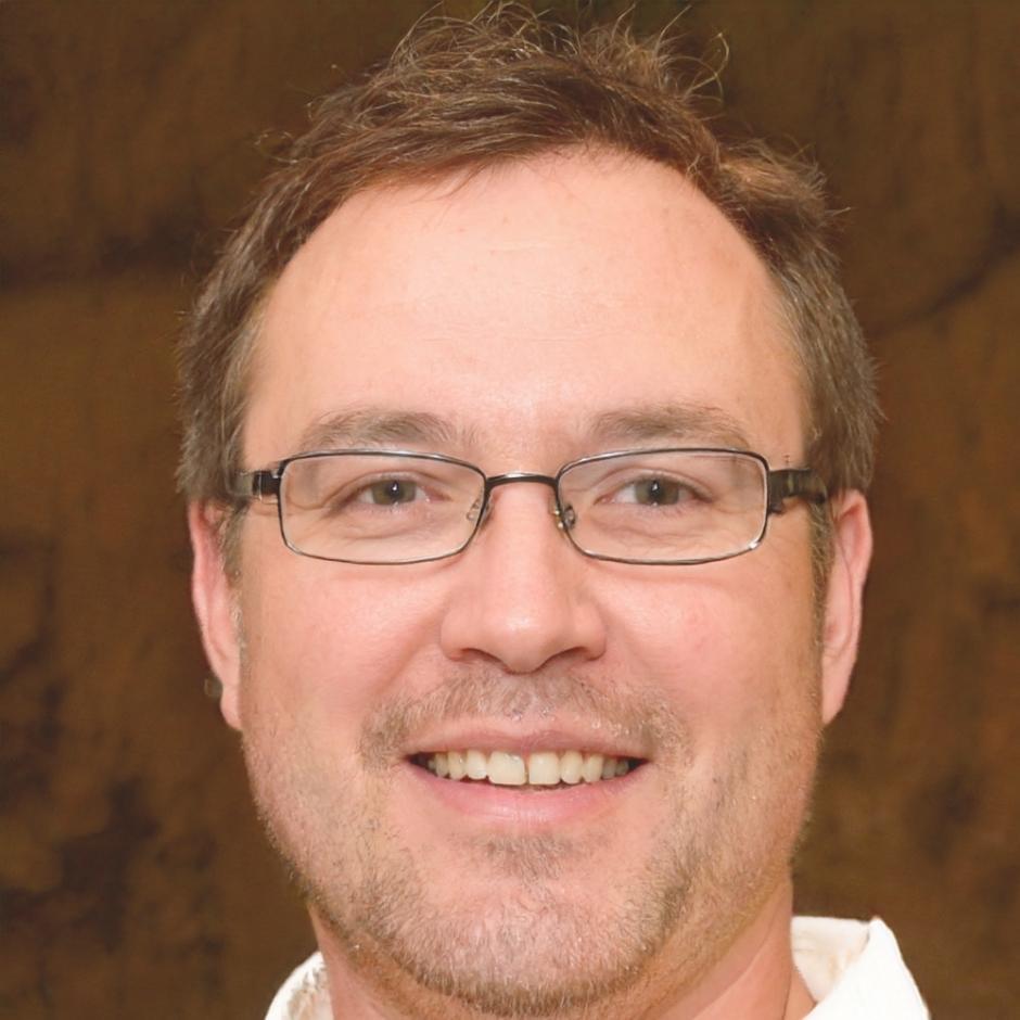 Professional headshot of experienced quantitative trader and algorithmic trading instructor